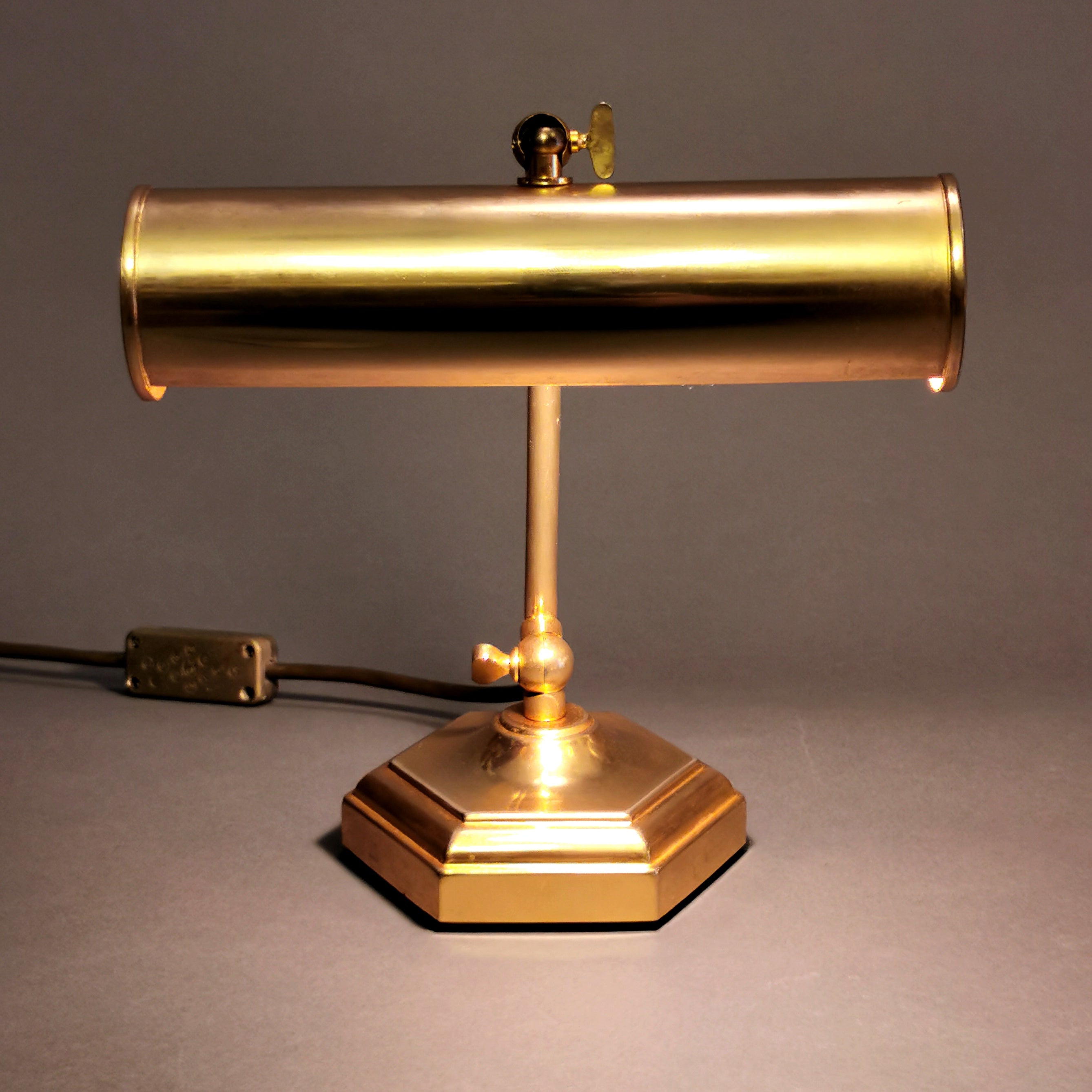 Klassische Klavierleuchte aus Messing von WMI 0054