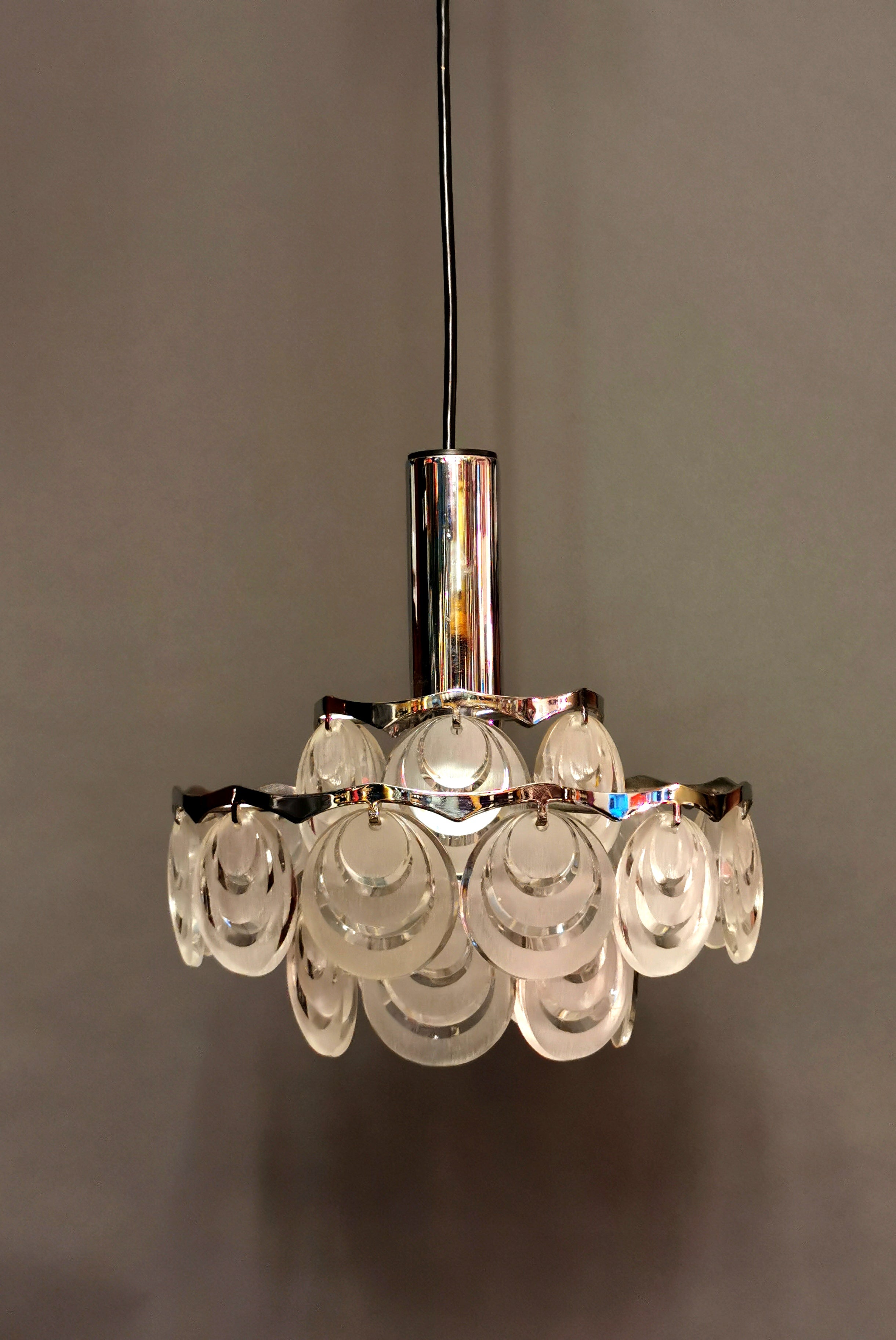 Die Acryl Pendelleuchte 0012