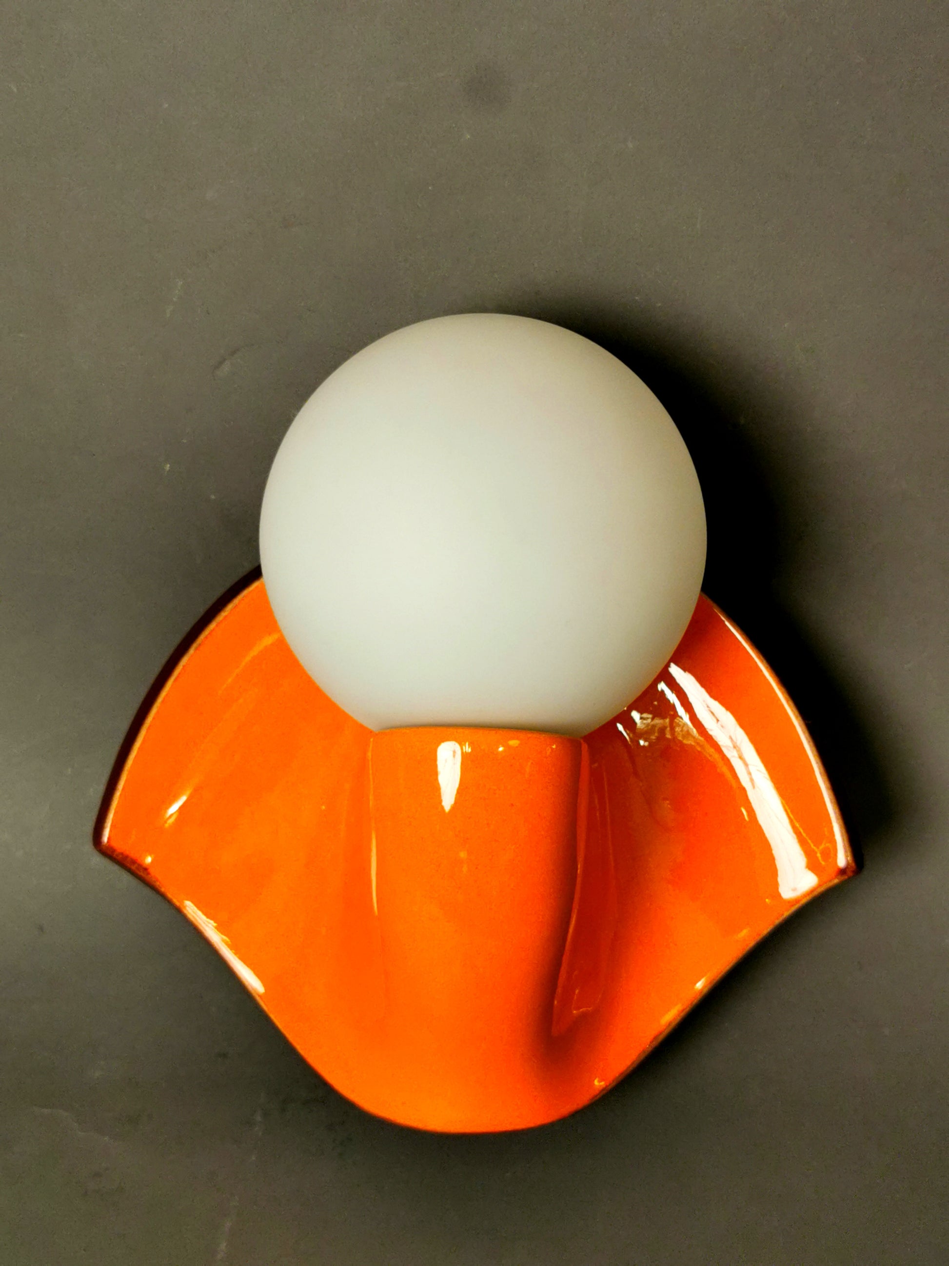 Oranges 60er Jahre Wandleuchte