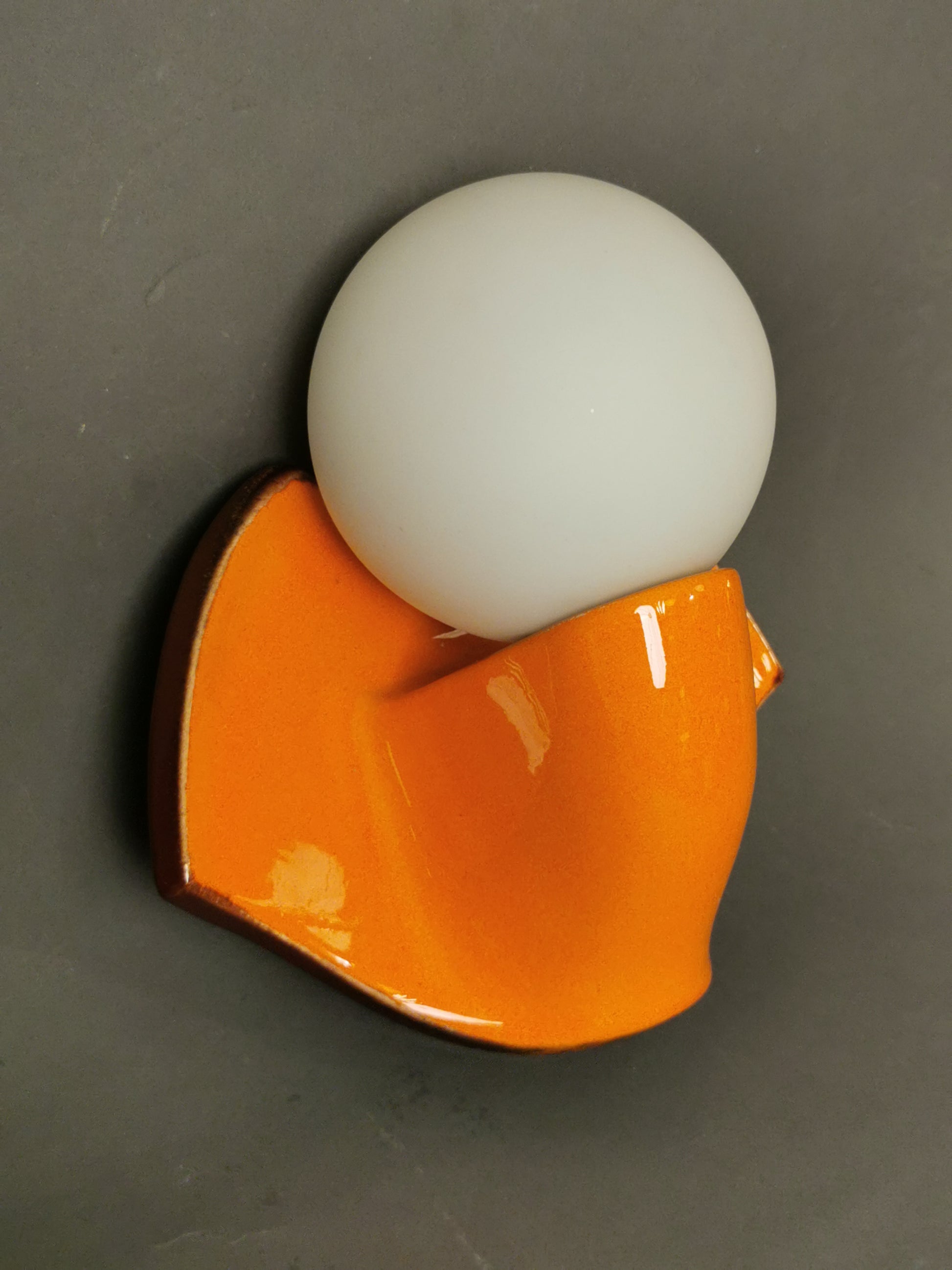 Oranges 60er Jahre Wandleuchte