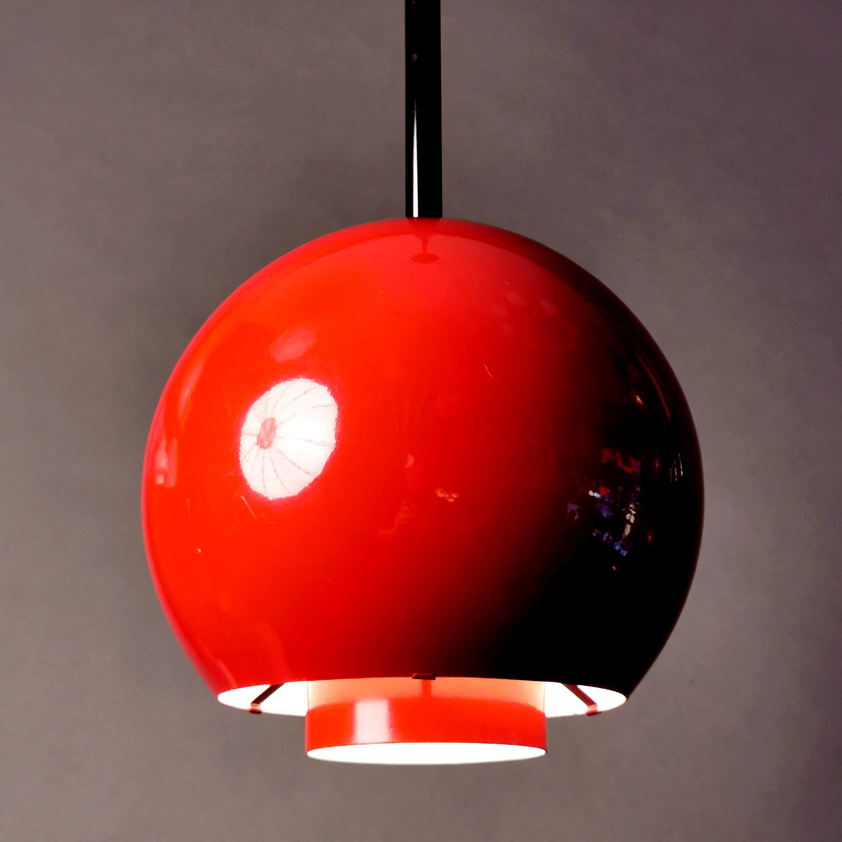 Staff Pendelleuchte in Rot 0007