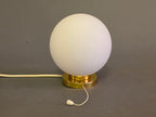 Original 60er Wandleuchte mit weißen mattem Opakglas 0064